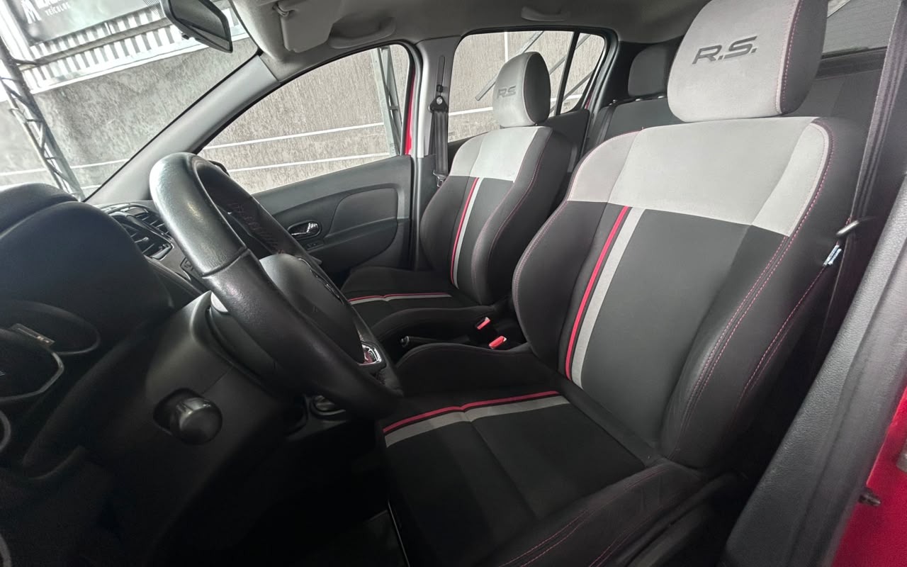 imagem-https://www.socarrao.com.br/sc-vehicle-images-prod/4280249/1791214776142-V2hhdHNBcHAgSW1hZ2UgMjAyNi0xMC0wNSBhdCAxMi4xMS40NC5qcGVn.jpeg