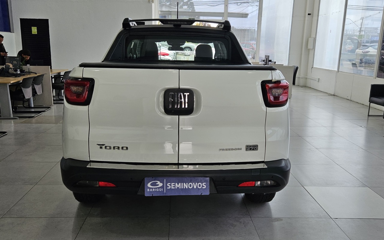 imagem-https://www.socarrao.com.br/sc-vehicle-images-prod/4280360/1791215700997-ZjVlYmQxNGYtOGYwNS00MjU0LWIyODAtYWExZGU2OGUzOGMwLmpwZWc.jpeg