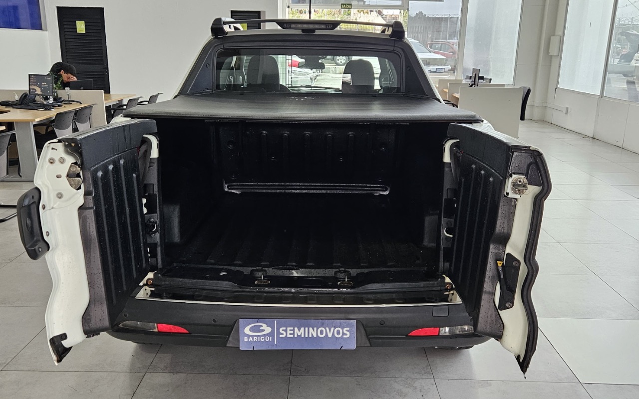 imagem-https://www.socarrao.com.br/sc-vehicle-images-prod/4280360/1791215701062-ODkxYWFiNmYtODdkNi00MzQ2LTlhZDEtMzBiZDBlNjkyNjE2LmpwZWc.jpeg