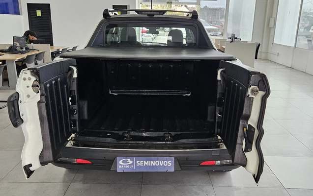 imagem-https://www.socarrao.com.br/sc-vehicle-images-prod/4280360/1791215701062-ODkxYWFiNmYtODdkNi00MzQ2LTlhZDEtMzBiZDBlNjkyNjE2LmpwZWc.jpeg