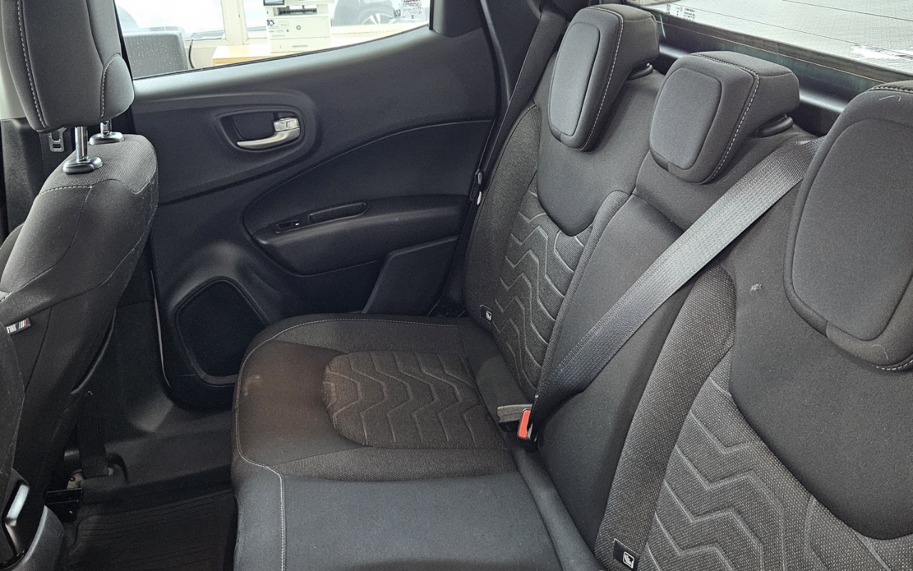 imagem-https://www.socarrao.com.br/sc-vehicle-images-prod/4280360/1791215701559-MzZjZmFmYWUtODVjYy00NjAxLWFjYzMtYTNlOTdlMzVkMWM3LmpwZWc.jpeg