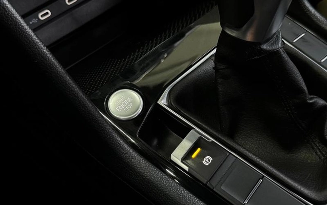 imagem-https://www.socarrao.com.br/sc-vehicle-images-prod/4280395/1791983009076-8539399_7_B_b71d9b6267.jpeg
