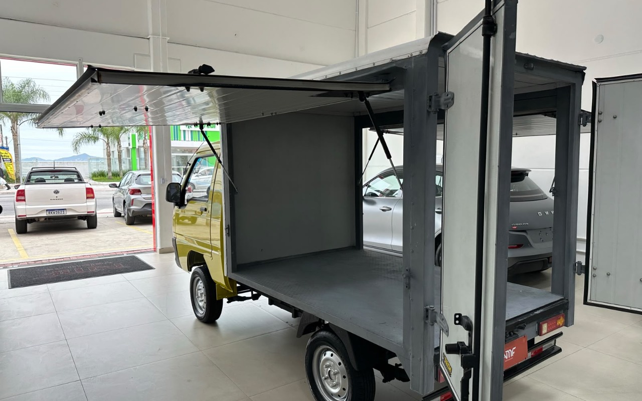 imagem-https://www.socarrao.com.br/sc-vehicle-images-prod/4281113/1791219402569-V2hhdHNBcHAgSW1hZ2UgMjAyNi0xMC0wNSBhdCAxMy4yNS4zMSAoMSkuanBlZw.jpeg