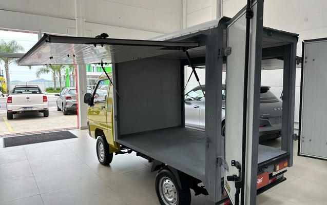 imagem-https://www.socarrao.com.br/sc-vehicle-images-prod/4281113/1791219402569-V2hhdHNBcHAgSW1hZ2UgMjAyNi0xMC0wNSBhdCAxMy4yNS4zMSAoMSkuanBlZw.jpeg