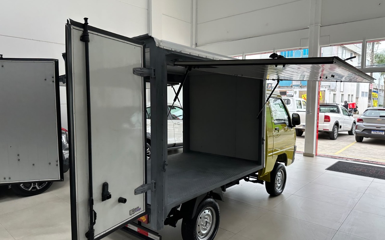 imagem-https://www.socarrao.com.br/sc-vehicle-images-prod/4281113/1791219402791-V2hhdHNBcHAgSW1hZ2UgMjAyNi0xMC0wNSBhdCAxMy4yNS4zMSAoMykuanBlZw.jpeg