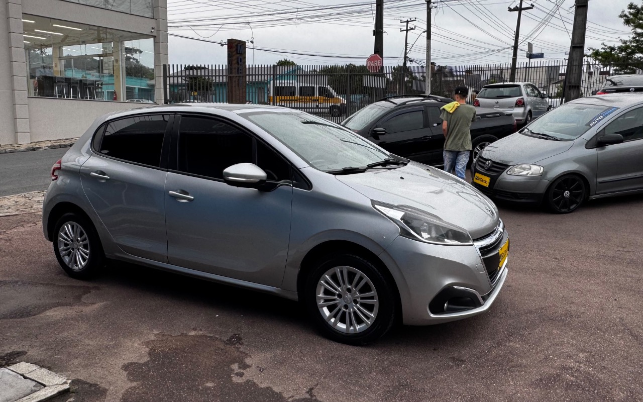imagem-https://www.socarrao.com.br/sc-vehicle-images-prod/4281165/1791219791531-NzNmY2UyYTMtYmFkYS00ZDk1LWE4ZjAtZjRmMjY3M2E5OWUxLmpwZWc.jpeg