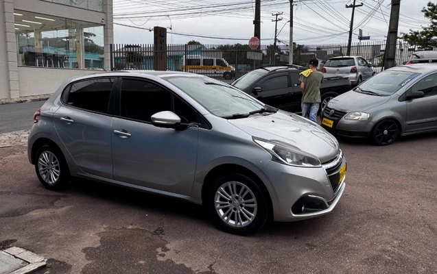 imagem-https://www.socarrao.com.br/sc-vehicle-images-prod/4281165/1791219791531-NzNmY2UyYTMtYmFkYS00ZDk1LWE4ZjAtZjRmMjY3M2E5OWUxLmpwZWc.jpeg