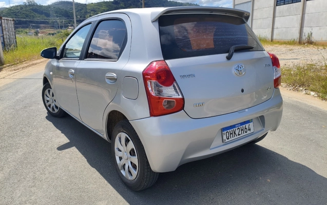 imagem-https://www.socarrao.com.br/sc-vehicle-images-prod/4281166/1791219998819-Njc5OTI4MzQtZDBiNy00ZGViLWI3MzMtN2IwNjViNWZhZWVjLmpwZWc.jpeg