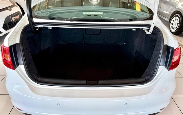 imagem-https://www.socarrao.com.br/sc-vehicle-images-prod/4281361/1791383513833-8401469_17_B_daa97547e8.jpeg