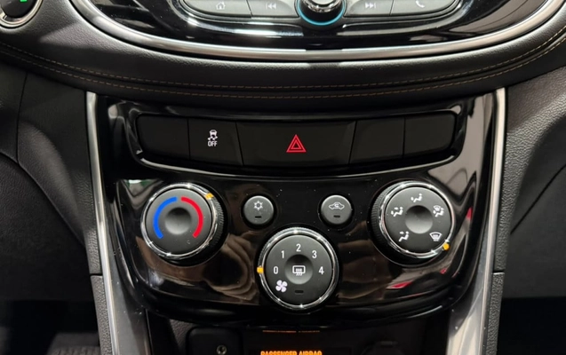 imagem-https://www.socarrao.com.br/sc-vehicle-images-prod/4281481/1791221873136-vehicle_image_1791221816_b7bea80b9edc20482e948d47143342be.jpeg