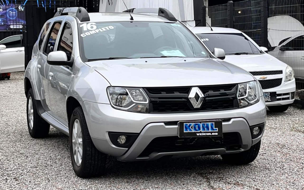 Renault Duster 2016 Prata — foto 1 de 3