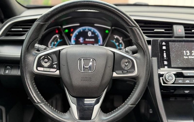 imagem-https://www.socarrao.com.br/sc-vehicle-images-prod/4281513/1791223495834-8529499_18_B_2a200ec2a4.jpeg
