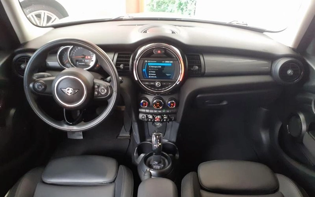 imagem-https://www.socarrao.com.br/sc-vehicle-images-prod/4281609/1791232859922-8540983_7_B_3b5ed9306c.jpeg