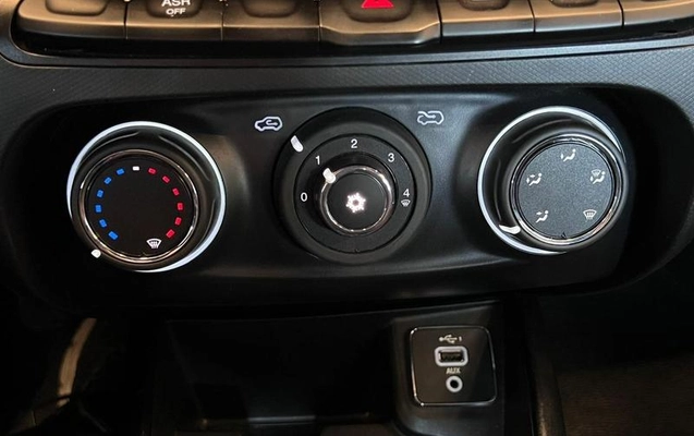 imagem-https://www.socarrao.com.br/sc-vehicle-images-prod/4281625/1791222817539-8435082_16_B_15ab8d460d.jpeg