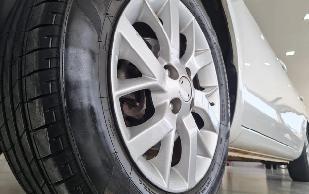 imagem-https://www.socarrao.com.br/sc-vehicle-images-prod/4281633/1791222936114-61a41d9ff4dc4a6bb0e12501382a9038_1791222811554.jpg