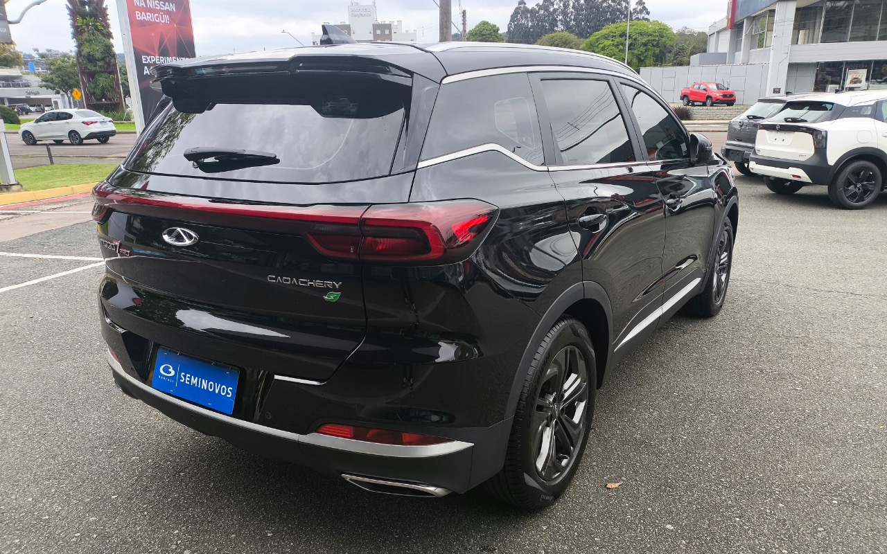 imagem-https://www.socarrao.com.br/sc-vehicle-images-prod/4281656/1791223559604-MTVkNDVlZmItNDUxYS00ZmM0LTlhZTgtMzE5MjlhZjU4M2NkLmpwZWc.jpeg