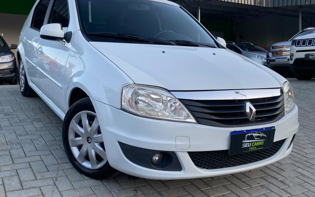 Renault Logan 2013 Branco — foto 1 de 3