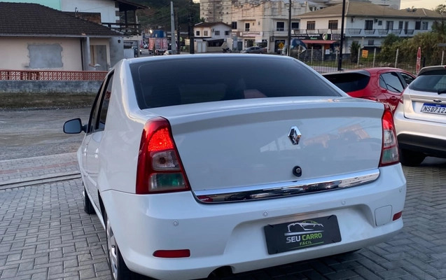 imagem-https://www.socarrao.com.br/sc-vehicle-images-prod/4281751/1791223586394-SU1HLTIwMjYwOTI4LVdBMDExMC5qcGc.jpg