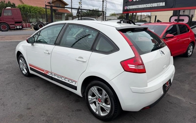imagem-https://www.socarrao.com.br/sc-vehicle-images-prod/4281758/1791223621304-8512898_2_B_55bd74147d.jpeg
