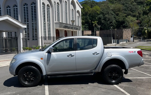 imagem-https://www.socarrao.com.br/sc-vehicle-images-prod/4281760/1791223641886-SU1HXzMzNDEuanBlZw.jpeg