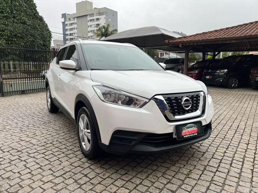 Nissan KICKS 2018 Branco — foto 1 de 3