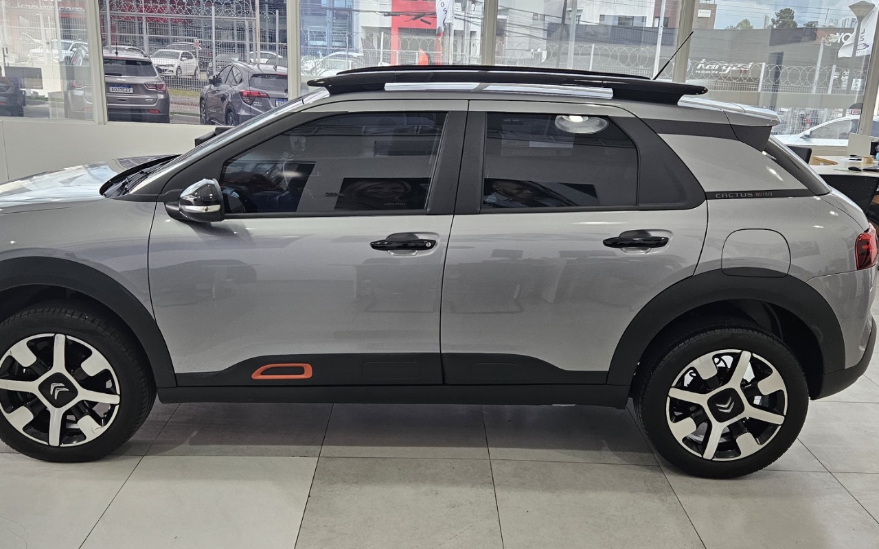 imagem-https://www.socarrao.com.br/sc-vehicle-images-prod/4281864/1791235665331-Y2MyMzE4ODEtYjQ0NC00NDQ3LWFkNjktMTExN2EwMzVhNjdiLmpwZWc.jpeg