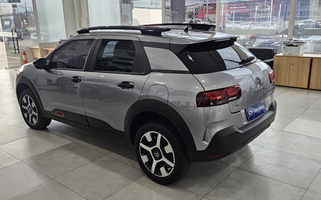 imagem-https://www.socarrao.com.br/sc-vehicle-images-prod/4281864/1791235665388-NWM3Y2Q0N2QtNWRhNS00MzNmLWJlNjQtOGM2MmQzN2FlODZiLmpwZWc.jpeg