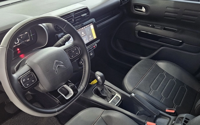 imagem-https://www.socarrao.com.br/sc-vehicle-images-prod/4281864/1791235665636-MGMxOWIxODAtMzdiOC00MmQyLWFjMjItODIyZWUxZDBmYmRmLmpwZWc.jpeg