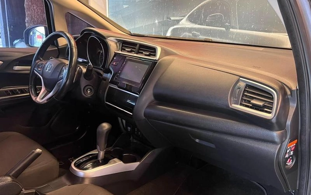 imagem-https://www.socarrao.com.br/sc-vehicle-images-prod/4281883/1791224451411-8291913_11_B_39c3bd52ce.jpeg