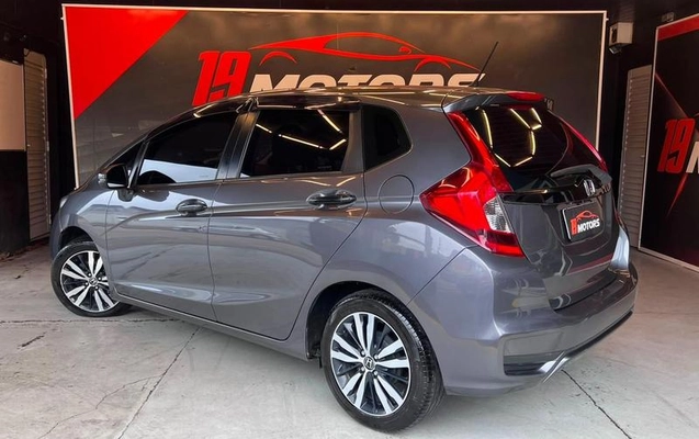 imagem-https://www.socarrao.com.br/sc-vehicle-images-prod/4281883/1791224451414-8291913_11_B_53533b4dcd.jpeg