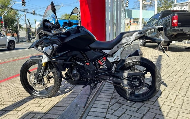 imagem-https://www.socarrao.com.br/sc-vehicle-images-prod/4281897/1791460530407-8543991_15_B_79f8576775.jpeg