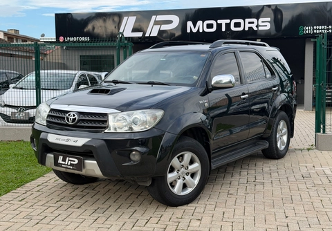 Toyota Hilux SW4 2010 Preto — foto 1 de 3