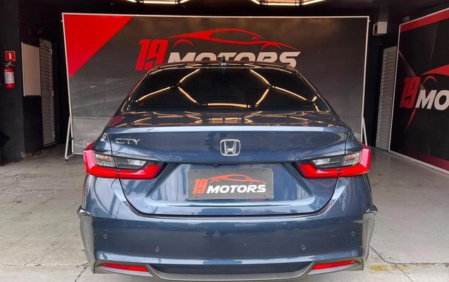 imagem-https://www.socarrao.com.br/sc-vehicle-images-prod/4281906/1791224610382-8368168_17_B_593b6d765d.jpeg