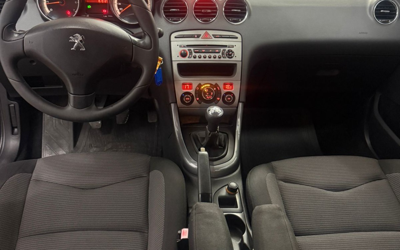 imagem-https://www.socarrao.com.br/sc-vehicle-images-prod/4281909/1791224671457-YzAxMTYzNjItYTBiOC00NzQ2LTljODctYmQ0ZmE3NWMzMmIzLmpmaWY.jfif