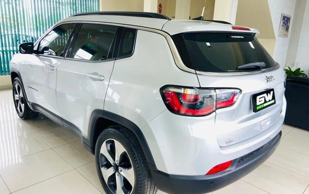 imagem-https://www.socarrao.com.br/sc-vehicle-images-prod/4281915/1791915259529-8536656_2_B_392160f48b.jpeg