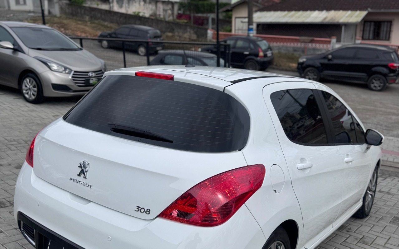 imagem-https://www.socarrao.com.br/sc-vehicle-images-prod/4281927/1791224839081-SU1HLTIwMjYwOTMwLVdBMDA5Mi5qcGc.jpg
