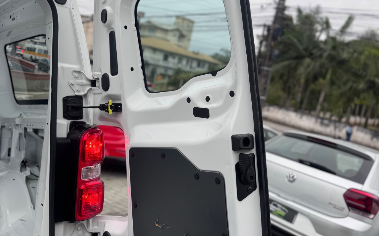 imagem-https://www.socarrao.com.br/sc-vehicle-images-prod/4282003/1791225218965-SU1HLTIwMjYxMDAyLVdBMDEzNC5qcGc.jpg