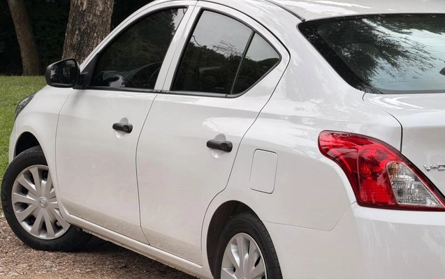 imagem-https://www.socarrao.com.br/sc-vehicle-images-prod/4282034/1791225582001-8543258_12_B_d1648f364d.jpeg