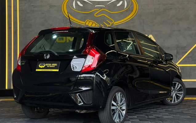 imagem-https://www.socarrao.com.br/sc-vehicle-images-prod/4282045/1791225717236-003_43b3de1d98a865d30b89e48ca87cb13a.jpg