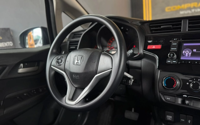 imagem-https://www.socarrao.com.br/sc-vehicle-images-prod/4282045/1791225717252-003_3bfe86ba4ef25af68eb1e819382fbe70.jpg