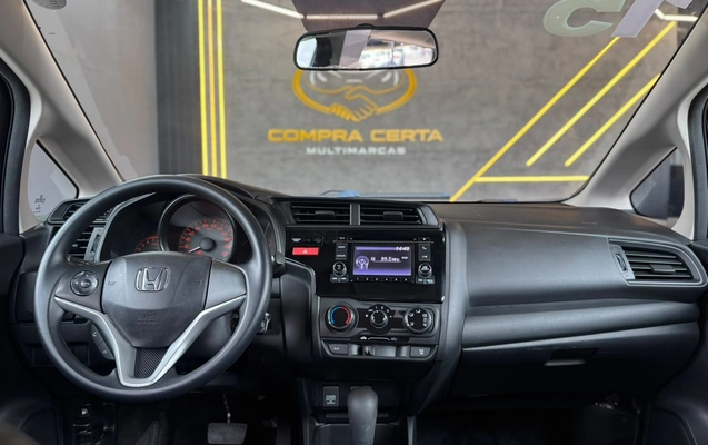 imagem-https://www.socarrao.com.br/sc-vehicle-images-prod/4282045/1791225717254-003_765289bd5538f9ffe6db93dd0c5e907c.jpg