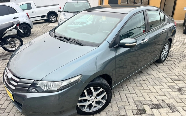imagem-https://www.socarrao.com.br/sc-vehicle-images-prod/4282053/1791225786398-Y2JlNDllNjktNjQ5My00ZGI3LWFiOGEtMTg3ODNjNmZhZGEwLmpwZWc.jpeg
