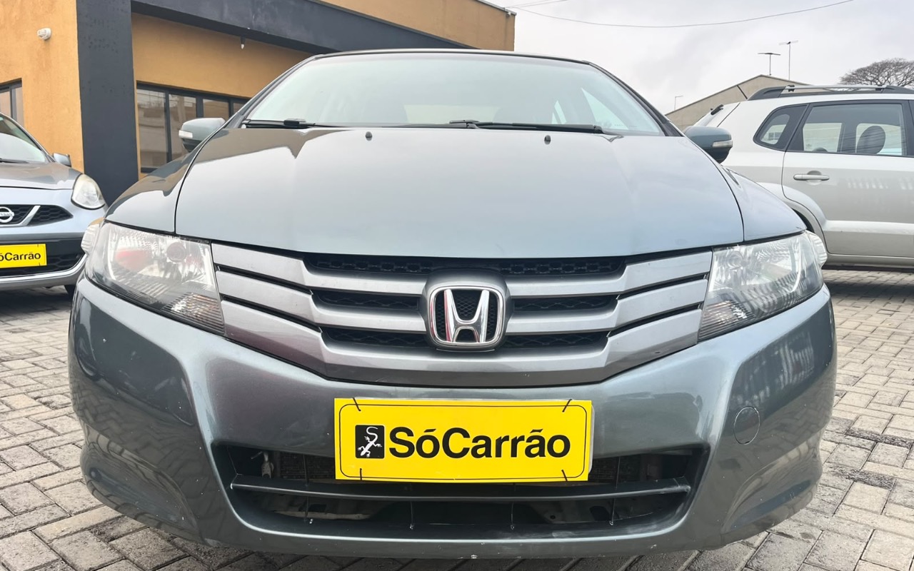 imagem-https://www.socarrao.com.br/sc-vehicle-images-prod/4282053/1791225786617-ZDBiODRjYmMtYmIxNS00YzczLThjNTEtNjEzYWJhZGNlNmY5LmpwZWc.jpeg