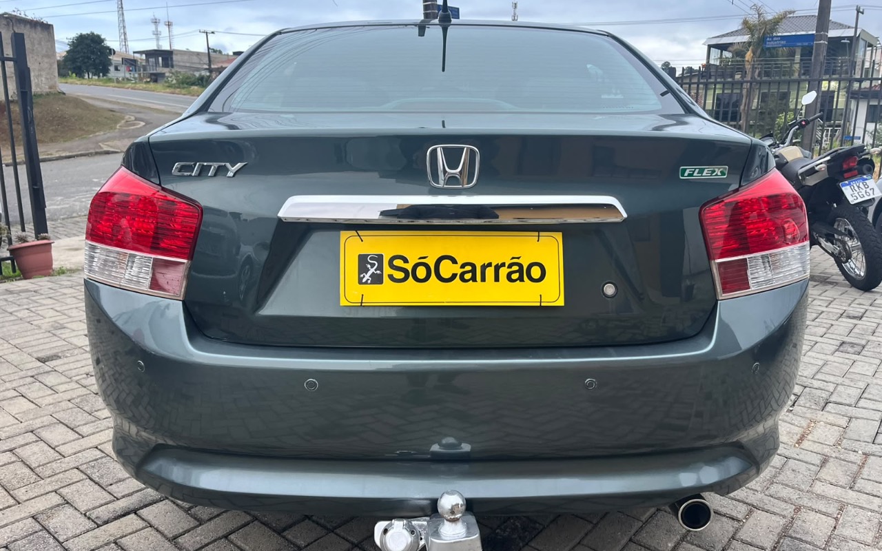 imagem-https://www.socarrao.com.br/sc-vehicle-images-prod/4282053/1791225786688-Njc2MzJhM2QtZjVkYi00MDhlLTlmOGItZjBhZDA4NmJkZDk5LmpwZWc.jpeg