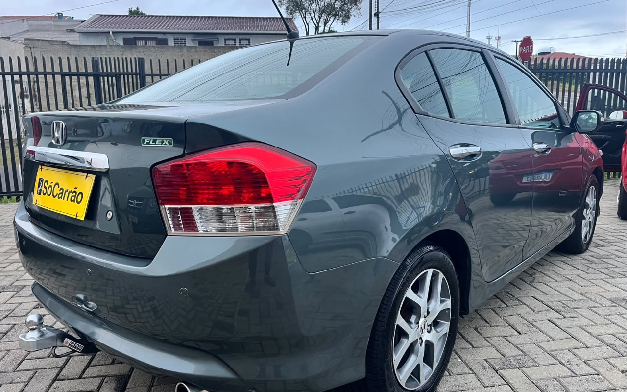 imagem-https://www.socarrao.com.br/sc-vehicle-images-prod/4282053/1791225787037-MTVkNTZmOTctY2VlMC00MDJiLTk3MzMtZDlhMjcwMmU5YmNmLmpwZWc.jpeg