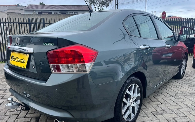 imagem-https://www.socarrao.com.br/sc-vehicle-images-prod/4282053/1791225787037-MTVkNTZmOTctY2VlMC00MDJiLTk3MzMtZDlhMjcwMmU5YmNmLmpwZWc.jpeg