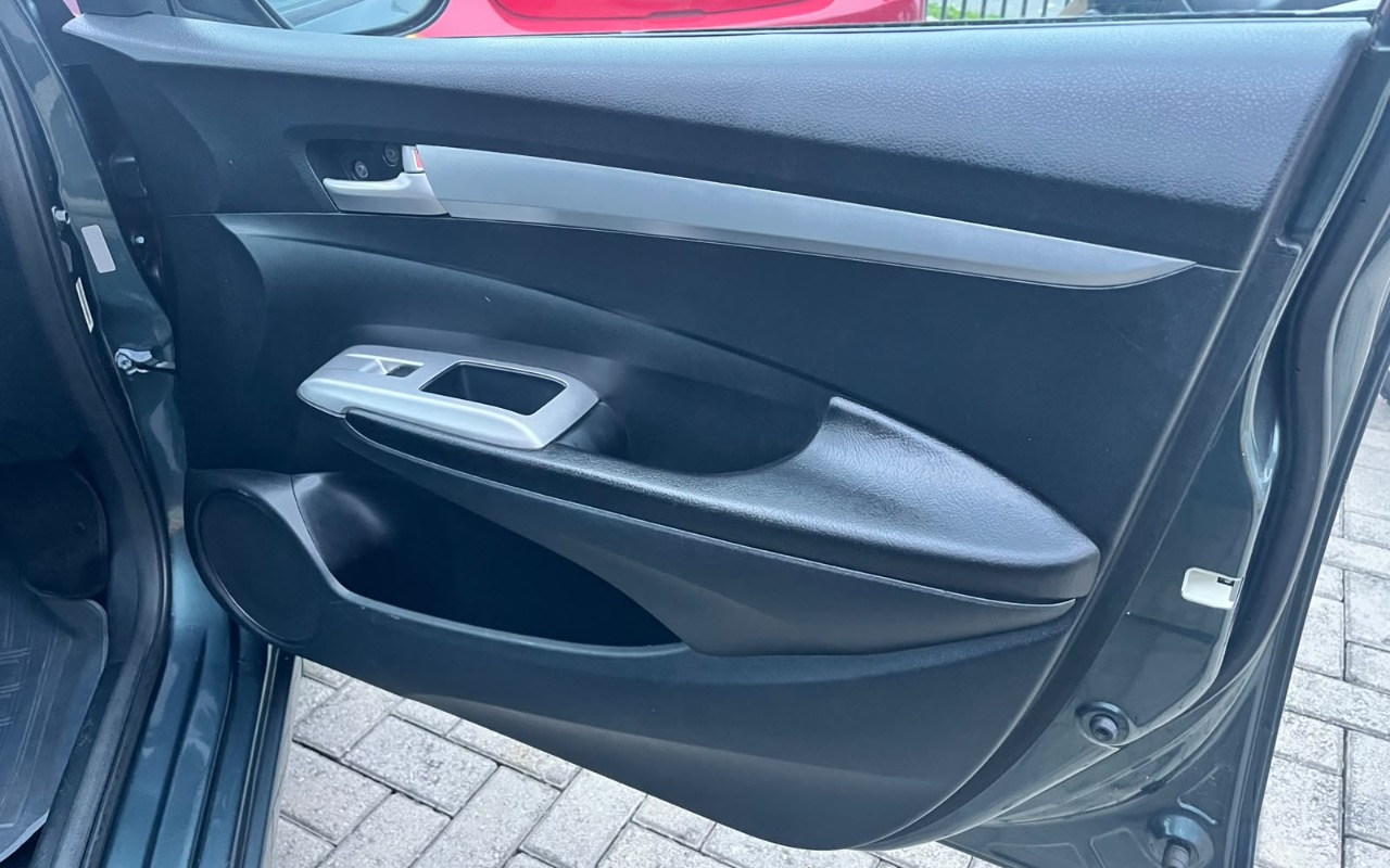 imagem-https://www.socarrao.com.br/sc-vehicle-images-prod/4282053/1791225787183-MjVkMmZjMzQtNDY1My00YzgyLTk5ZjctZjk3ZWY1MDRlY2RkLmpwZWc.jpeg