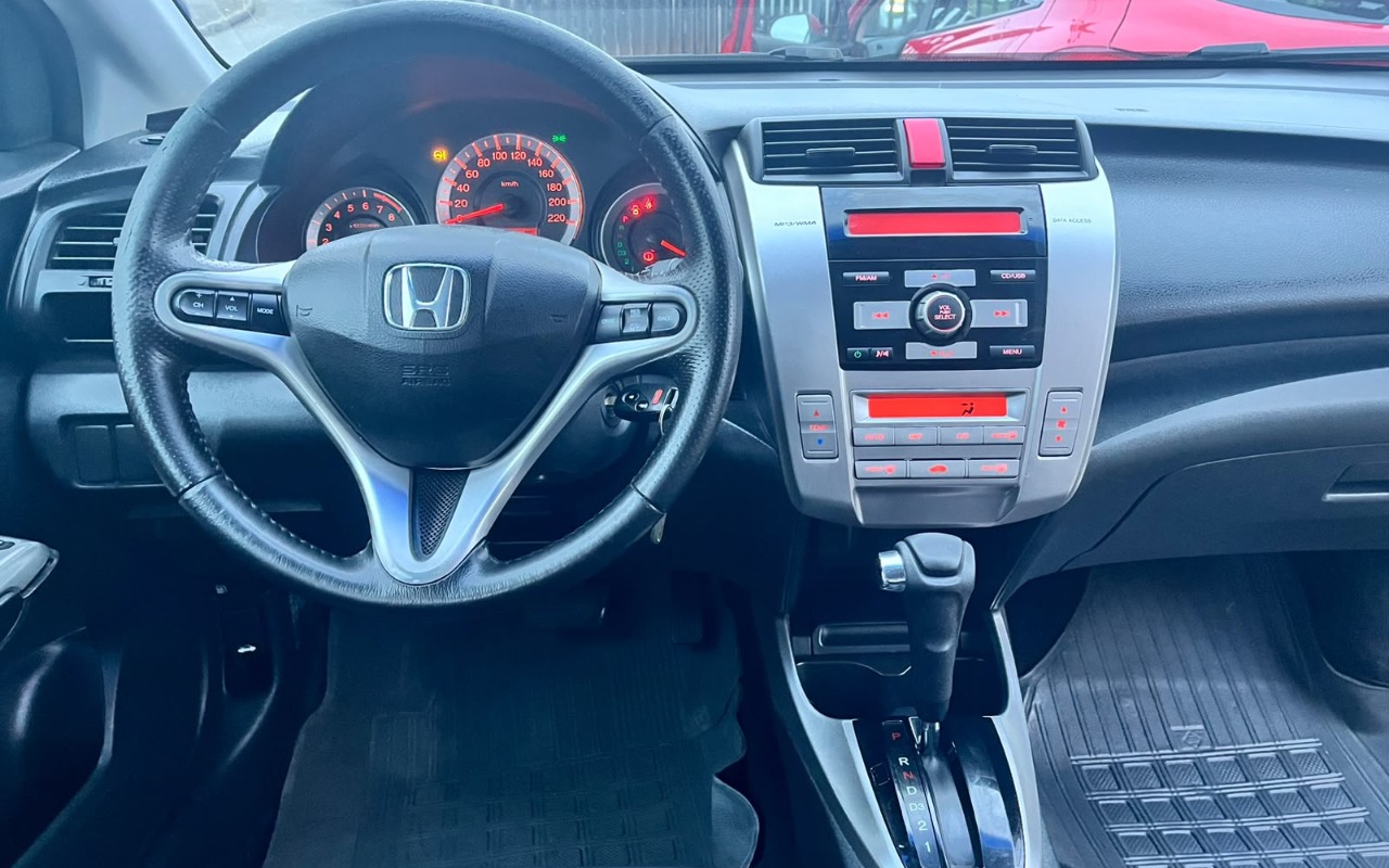 imagem-https://www.socarrao.com.br/sc-vehicle-images-prod/4282053/1791225787530-NTE0ZmUzYzQtNTlmOS00N2ZlLWExMmQtOWIxZmFkYjcxOGNhLmpwZWc.jpeg