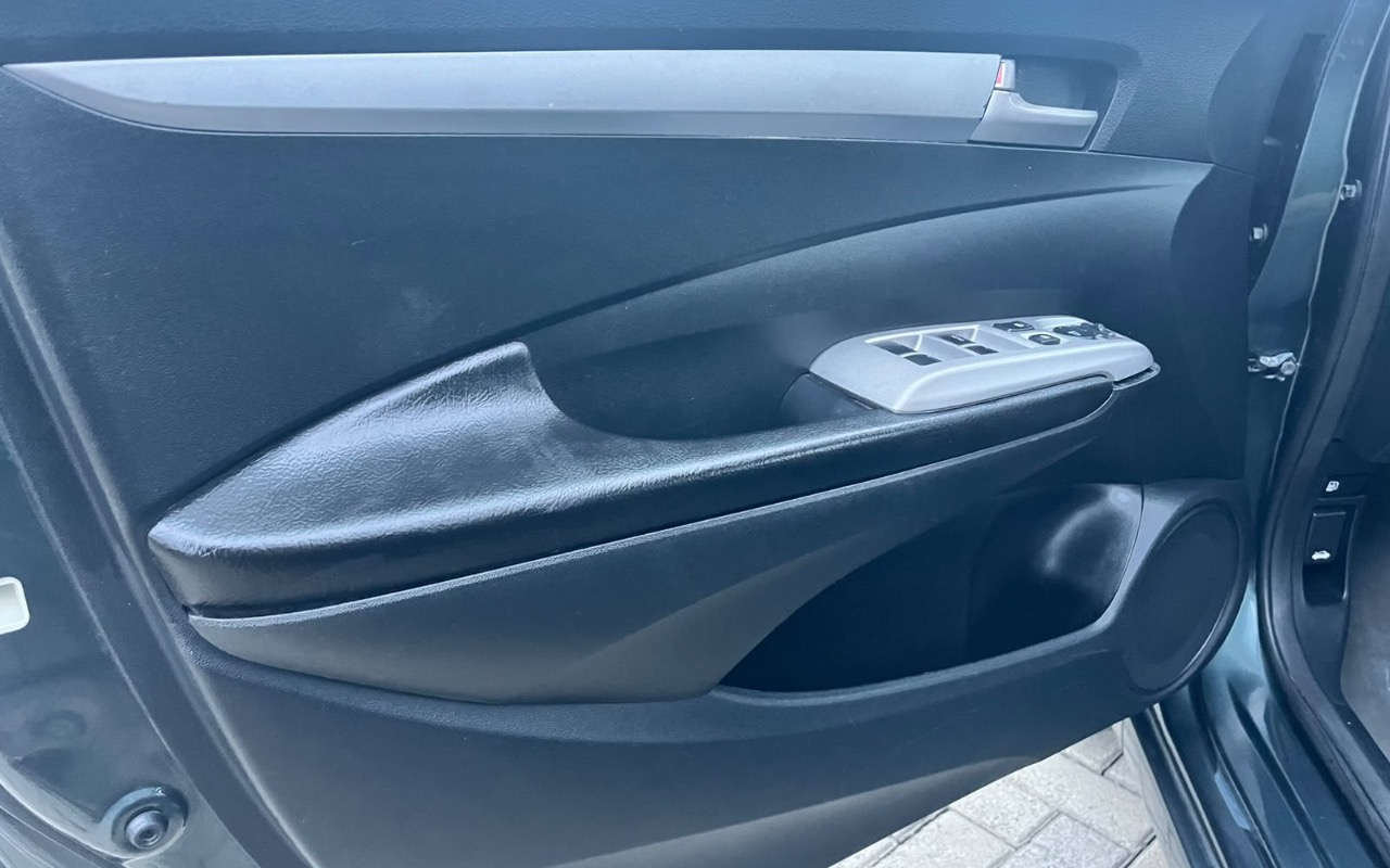 imagem-https://www.socarrao.com.br/sc-vehicle-images-prod/4282053/1791225787668-Mjc2M2U0ZmYtYTA4NC00MGUxLWE5MTktZDhmYzIyOTk5ZjllLmpwZWc.jpeg