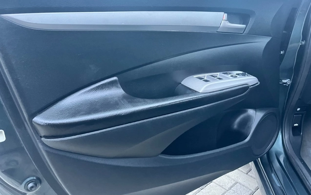 imagem-https://www.socarrao.com.br/sc-vehicle-images-prod/4282053/1791225787668-Mjc2M2U0ZmYtYTA4NC00MGUxLWE5MTktZDhmYzIyOTk5ZjllLmpwZWc.jpeg